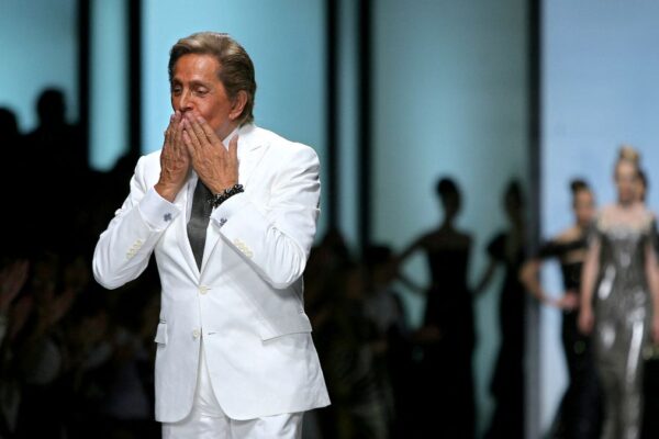 Die Magie der Flohmärkte: Entdecken, Feilschen und Schätze Finden